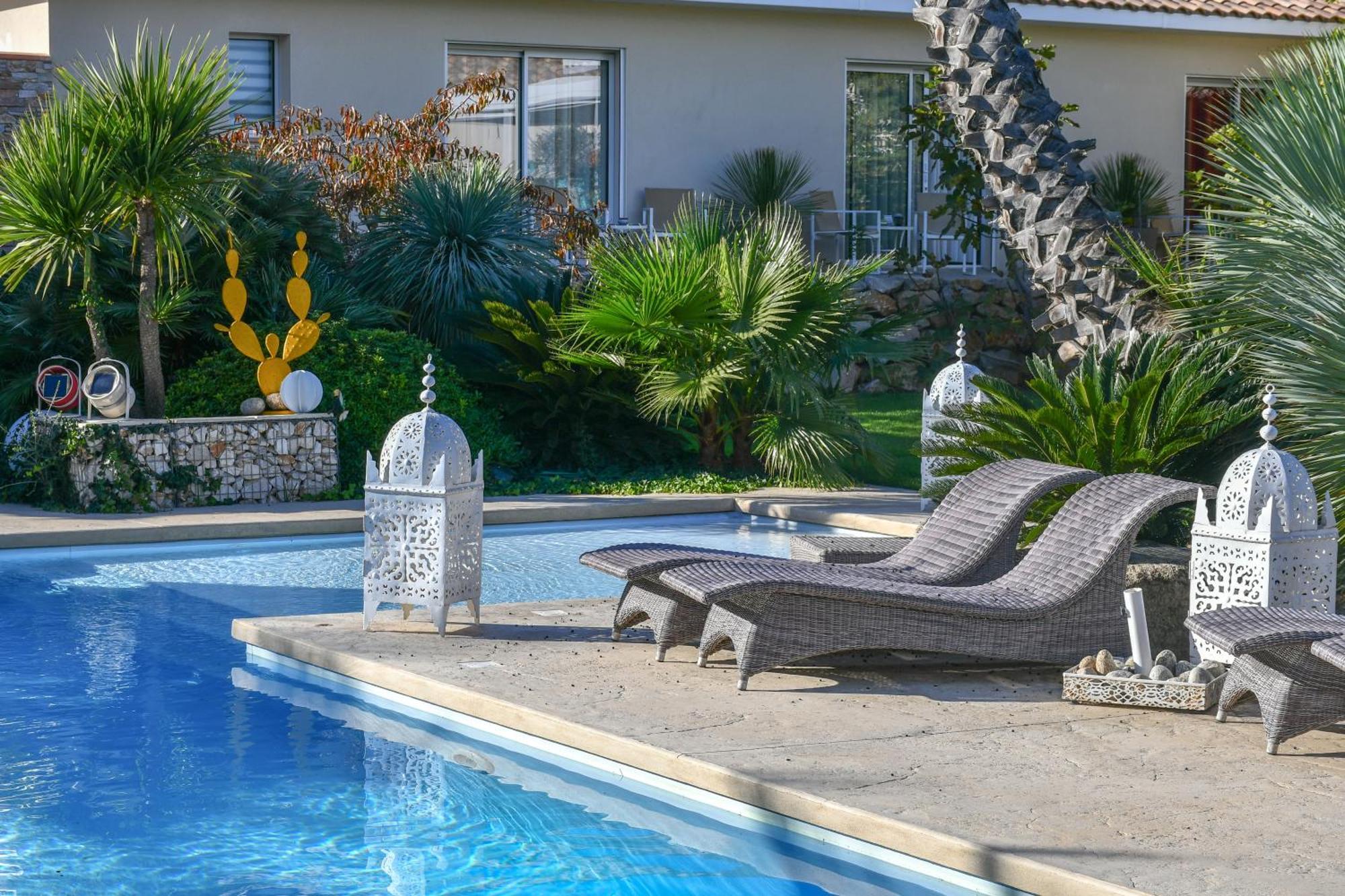 Escapades Lointaines Bed & Breakfast Перпинян Екстериор снимка