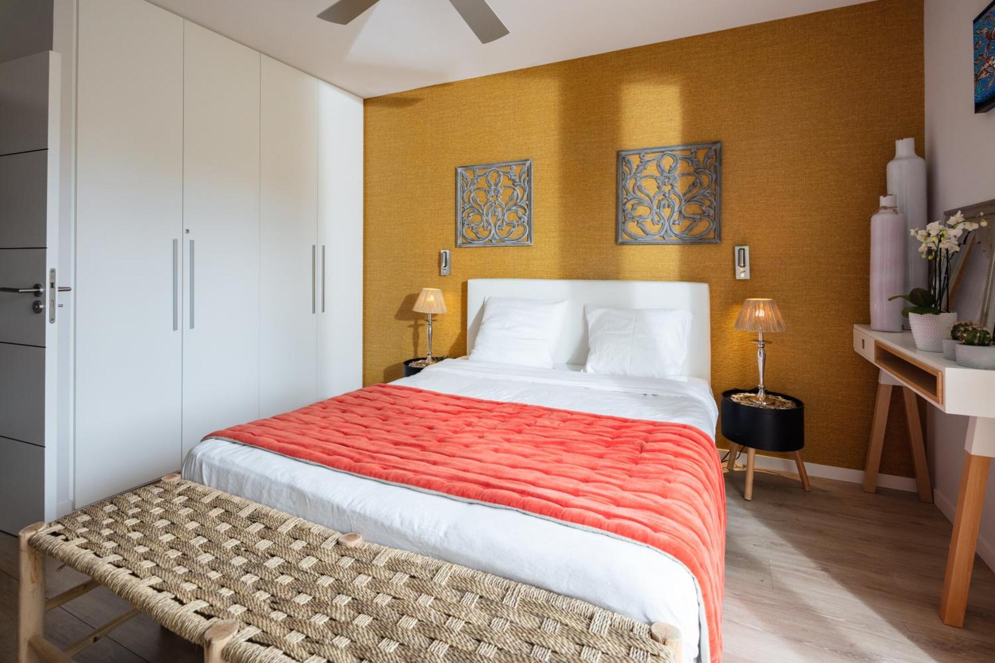 Escapades Lointaines Bed & Breakfast Перпинян Екстериор снимка