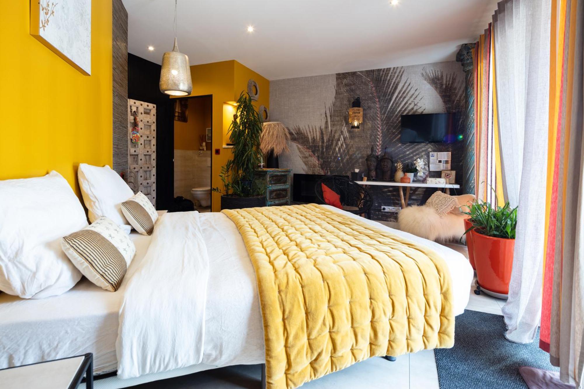 Escapades Lointaines Bed & Breakfast Перпинян Екстериор снимка