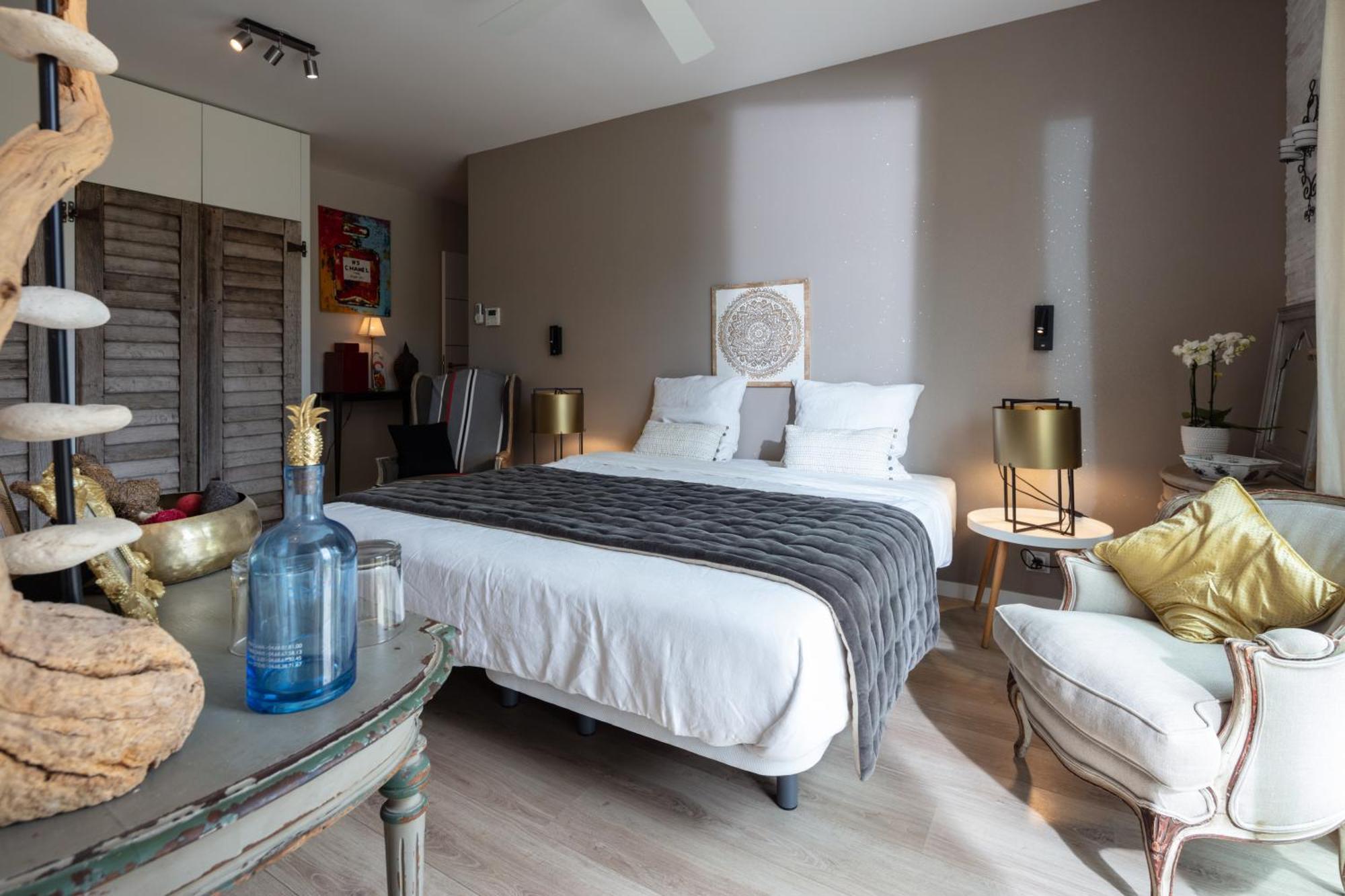 Escapades Lointaines Bed & Breakfast Перпинян Екстериор снимка