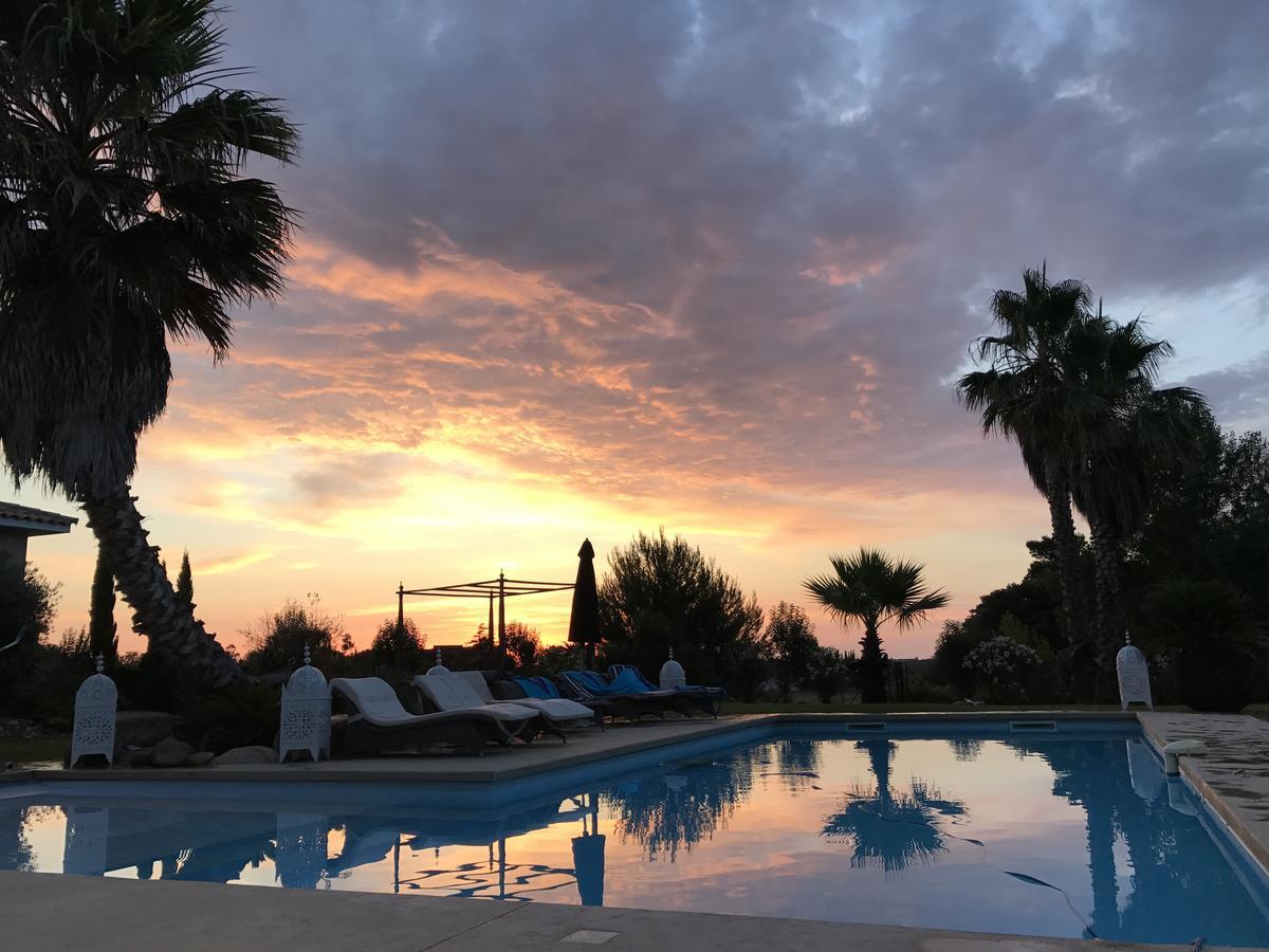 Escapades Lointaines Bed & Breakfast Перпинян Екстериор снимка