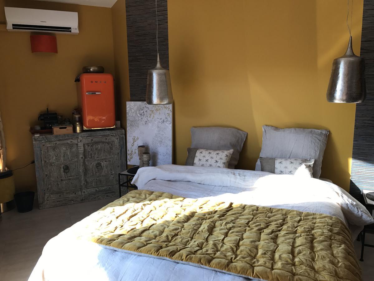 Escapades Lointaines Bed & Breakfast Перпинян Екстериор снимка